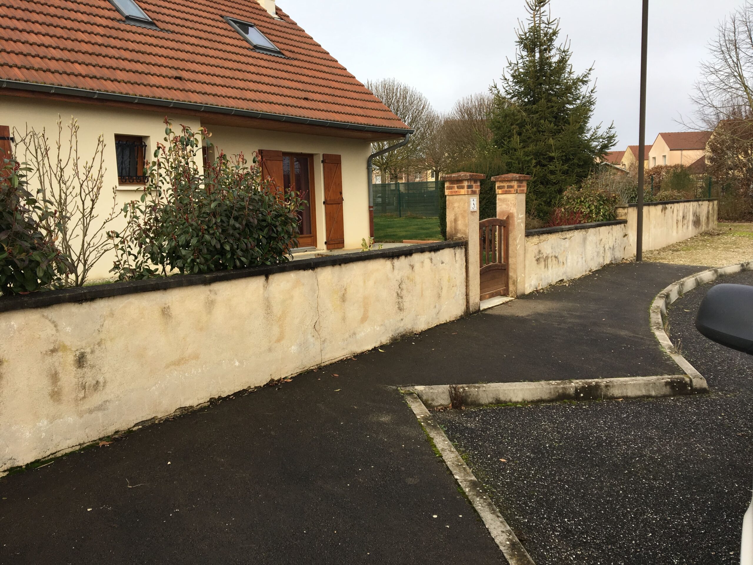 Portail et muret (après)