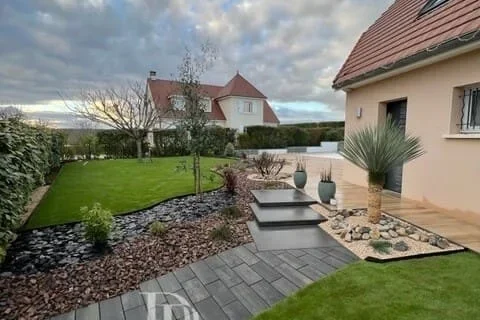 Décors & Paysages - Cote jardin - Jardin avec pelouse