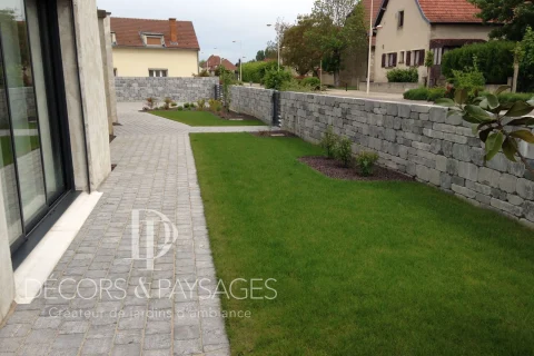 Décors & Paysages - Cours et Terrasse - pavage terrasse avec pelouse