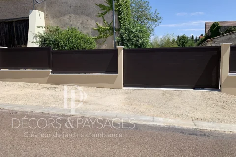 Décors & Paysages - Portail et Clotures - portail avec dénivelé